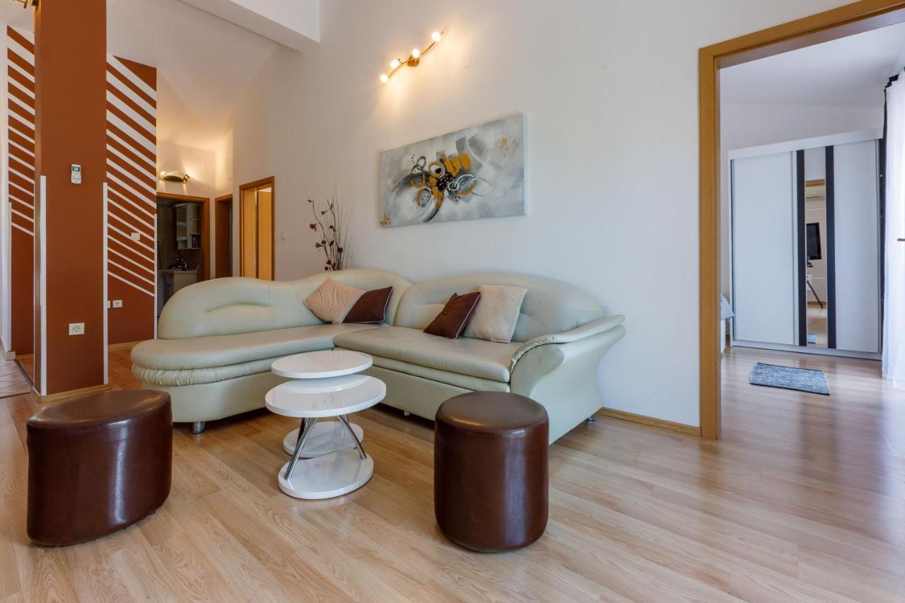 Apartments Barbara 2 ยาดราโนโว ภายนอก รูปภาพ